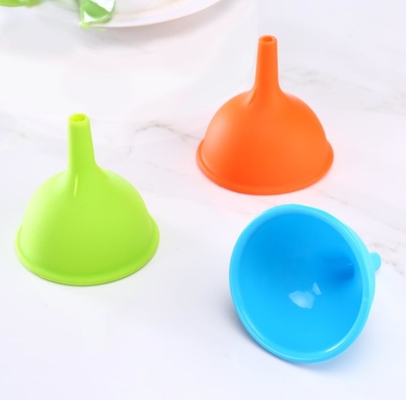 Kích thước nhỏ Phễu thực phẩm Lớp tiêu chuẩn Dầu silicon Dụng cụ nhà bếp