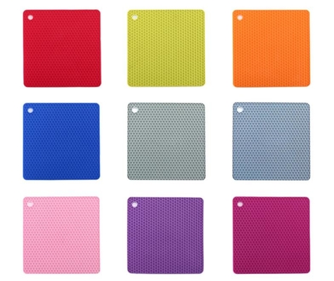 Dụng cụ nhà bếp bằng silicon tổ ong nhỏ mạ 18,2 * 18,2 * 0,6cm cho bé