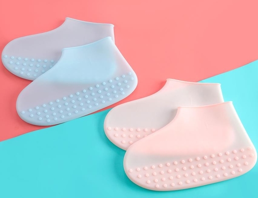 Thiết kế thời trang Bảo vệ giày silicon cho những ngày mưa với 3 kích cỡ khác nhau