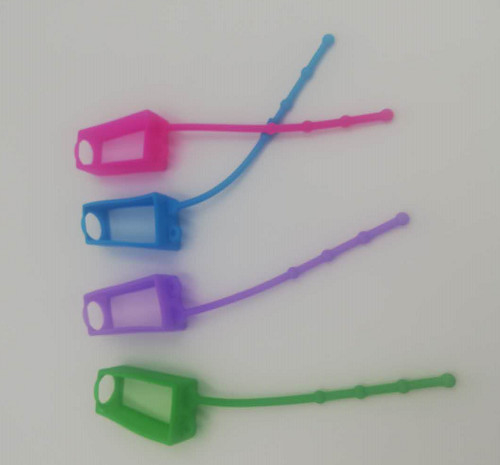 Vận chuyển nhanh chai khử trùng tay với người giữ silicone Màu Pantone tùy chỉnh